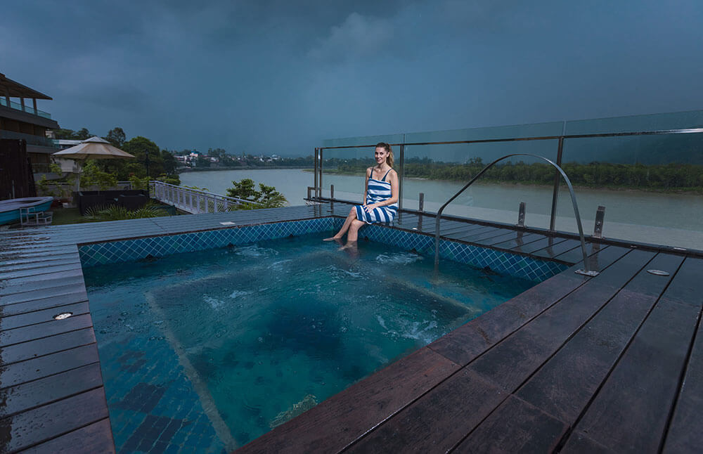 Hotel Ganga Kinare, Rishikesh - Open Air Whirlpool 