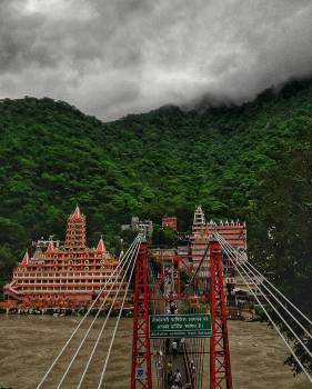 Ram-jhula-View-in-rishikesh
