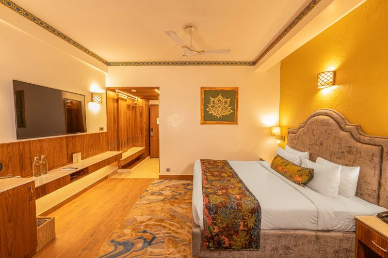 Deluxe Room - Partial River View