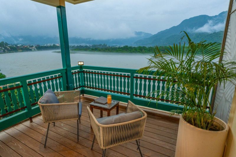 luxury-premium-riverview-with-balcony4